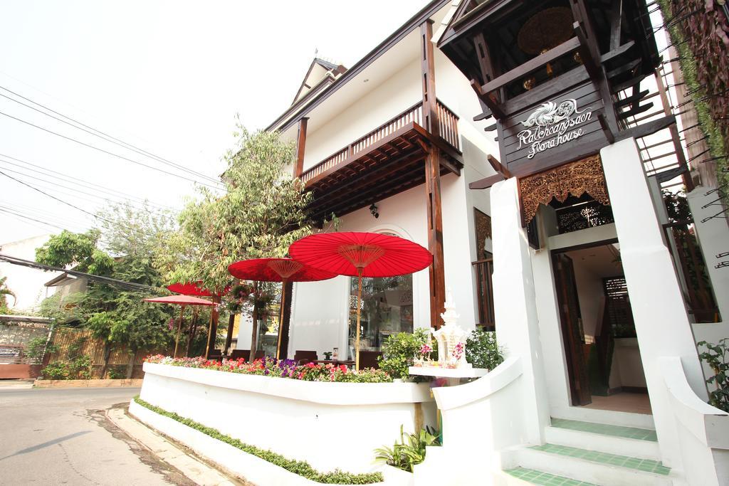 Hotel Ratchiangsaen Flora House Chiang Mai Exterior foto